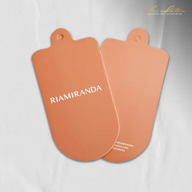 Hanging Tag — Riamiranda