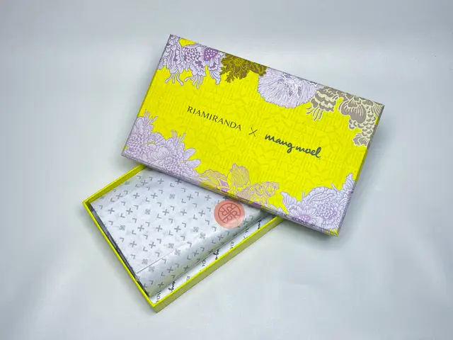 Hardbox Kolaborasi Manyumel — Riamiranda